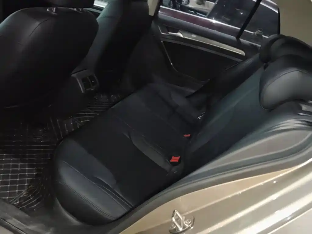 Volkswagen Golf — миниатюра 17
