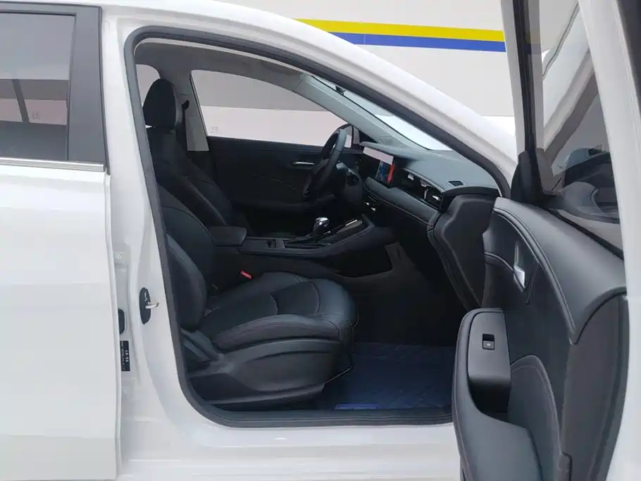Roewe i5 — миниатюра 8