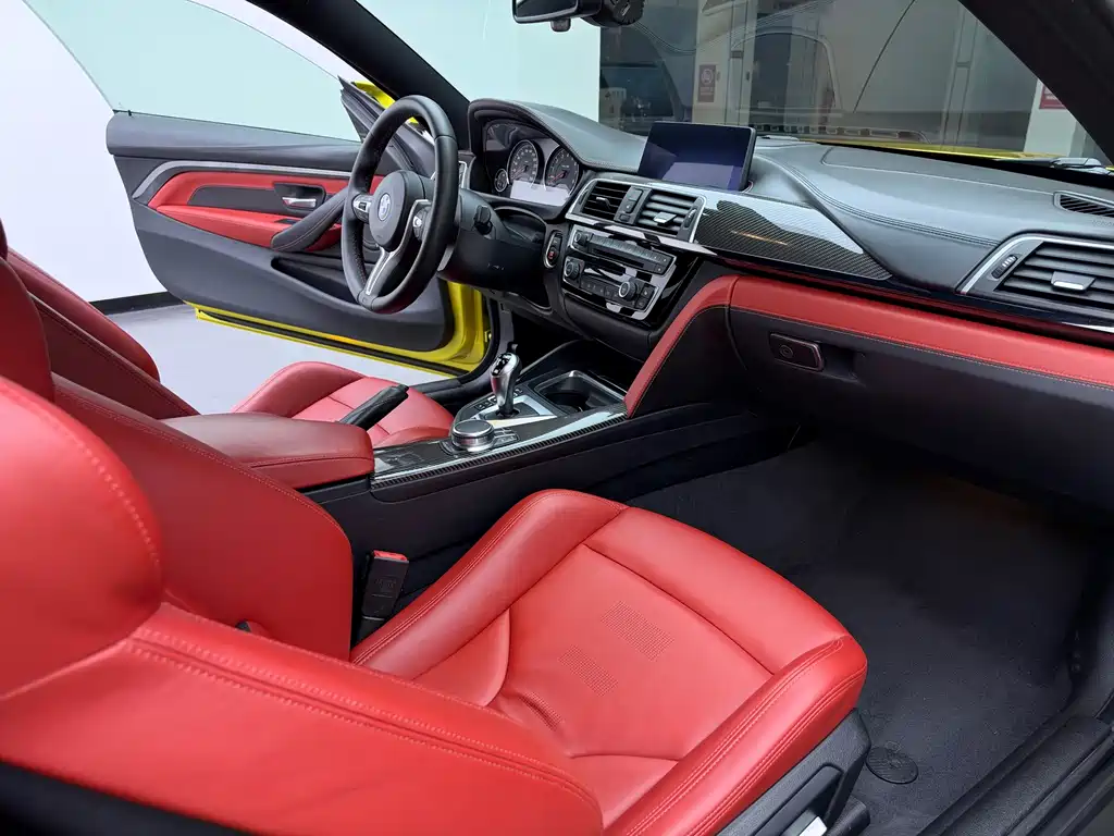 BMW M4 — миниатюра 10