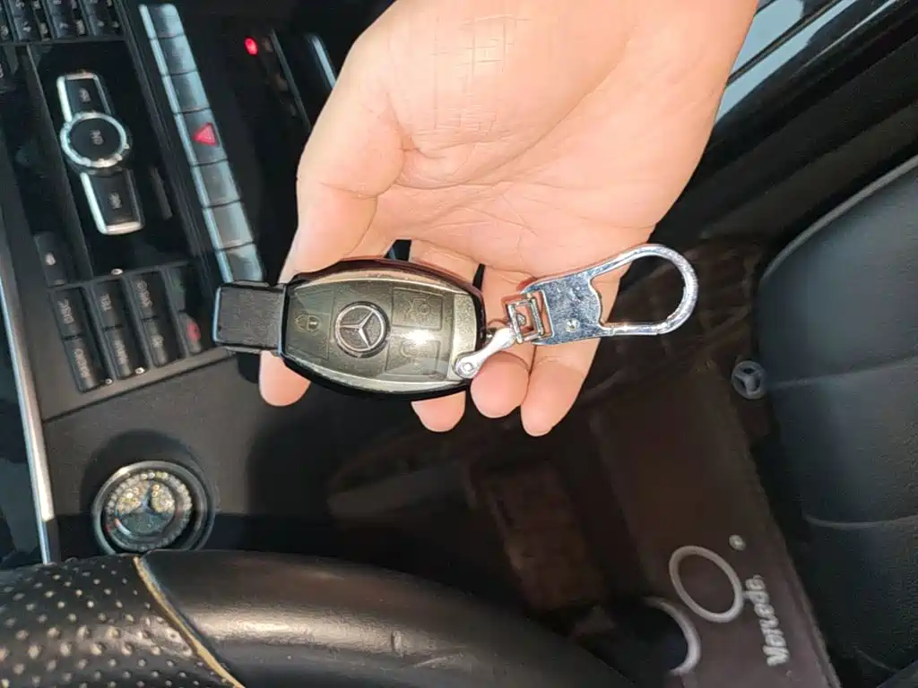 Mercedes-Benz E-Class — миниатюра 9