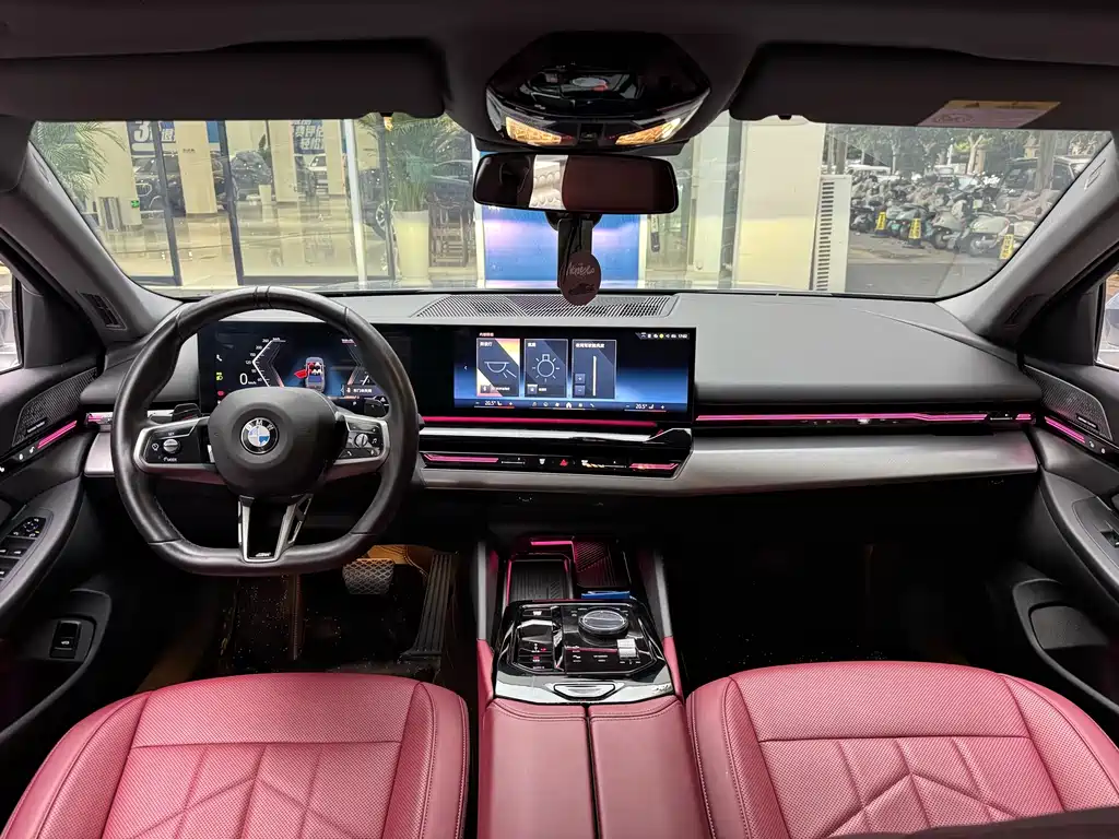 BMW 5 Series — миниатюра 6