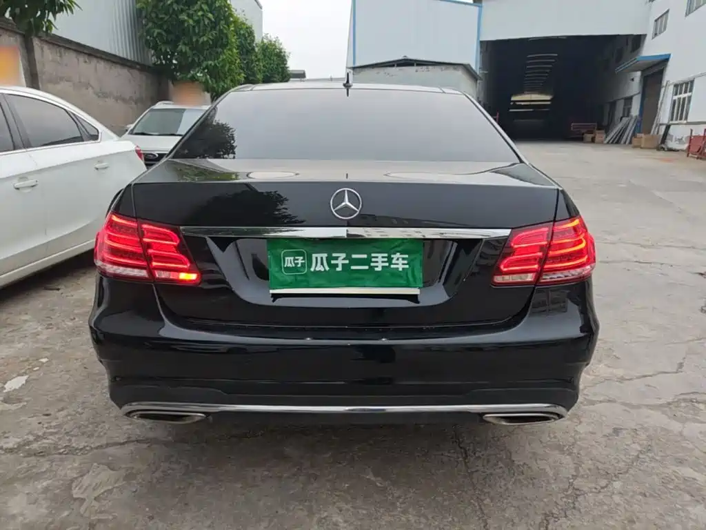 Mercedes-Benz E-Class — миниатюра 6