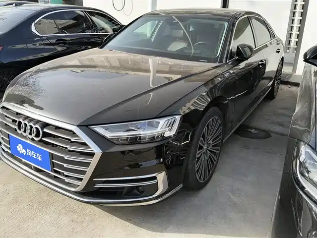AUDI A8 2019