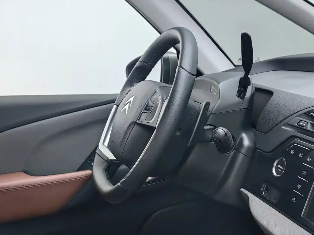 Citroen C4 Picasso — миниатюра 22