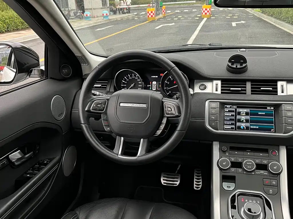 Land Rover Evoque (Import) — миниатюра 17