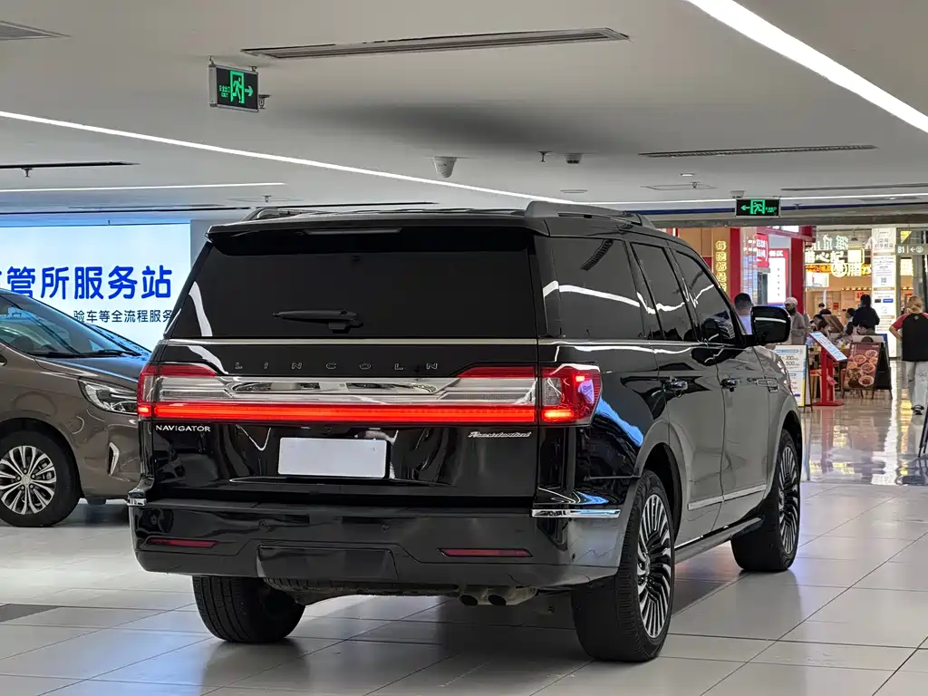 Lincoln Navigator — миниатюра 5