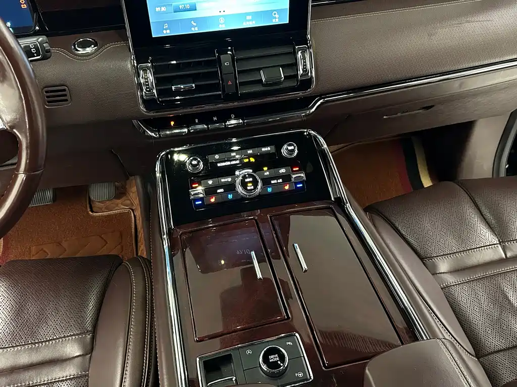 Lincoln Navigator — миниатюра 23