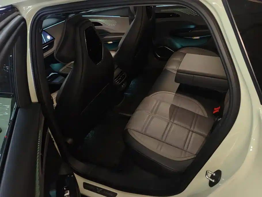 Hongqi Hongqi EH7 — миниатюра 11