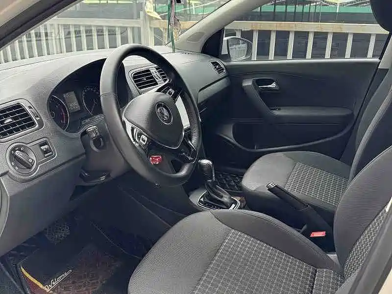 Volkswagen Polo — миниатюра 7