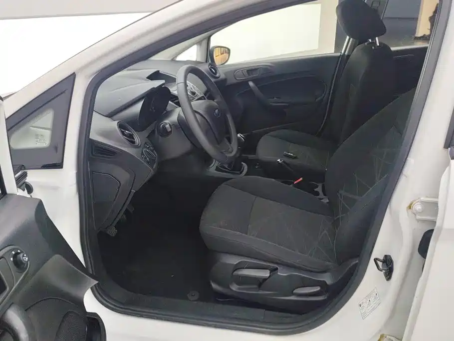 Ford Fiesta — миниатюра 9