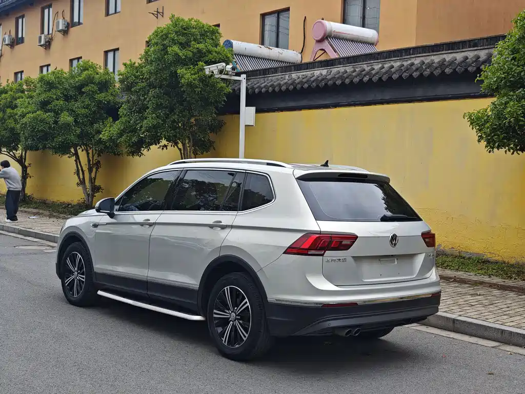 Volkswagen Tiguan L — миниатюра 13