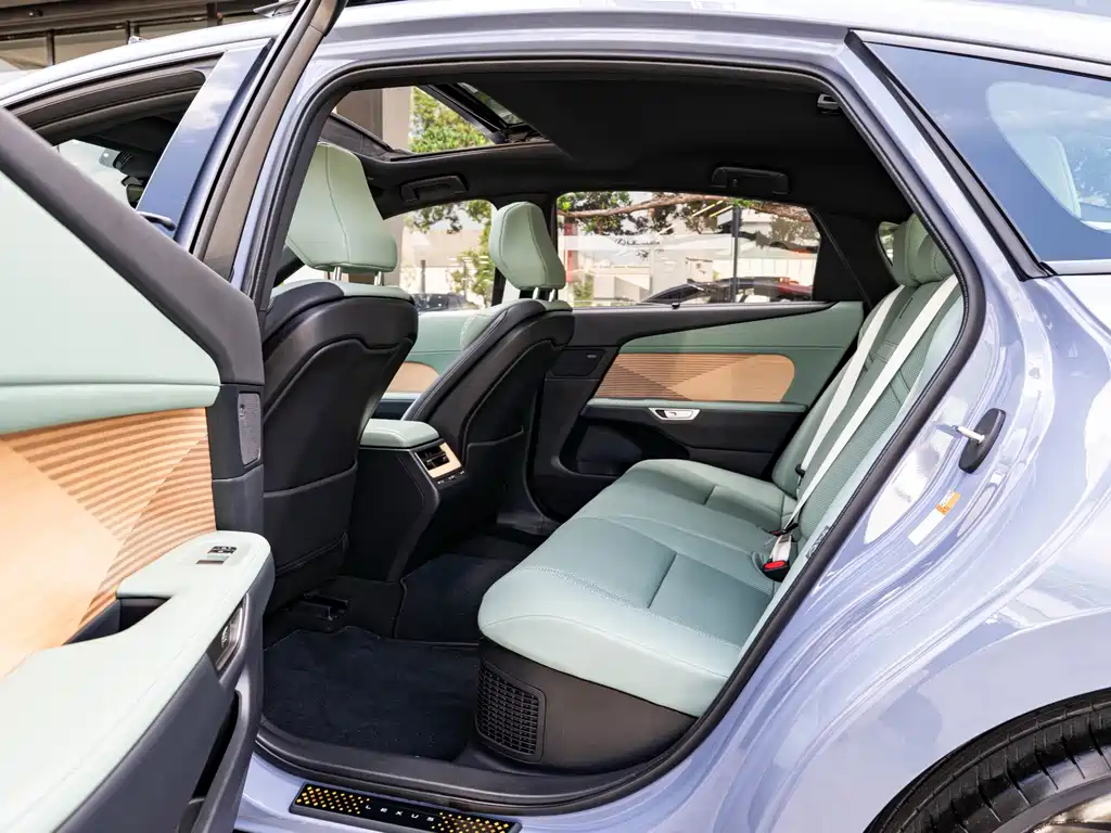 Lexus ES — миниатюра 10