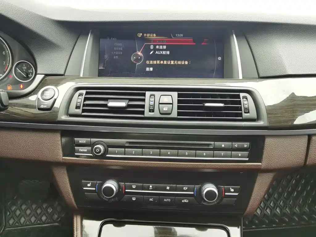 BMW 5 Series — миниатюра 12