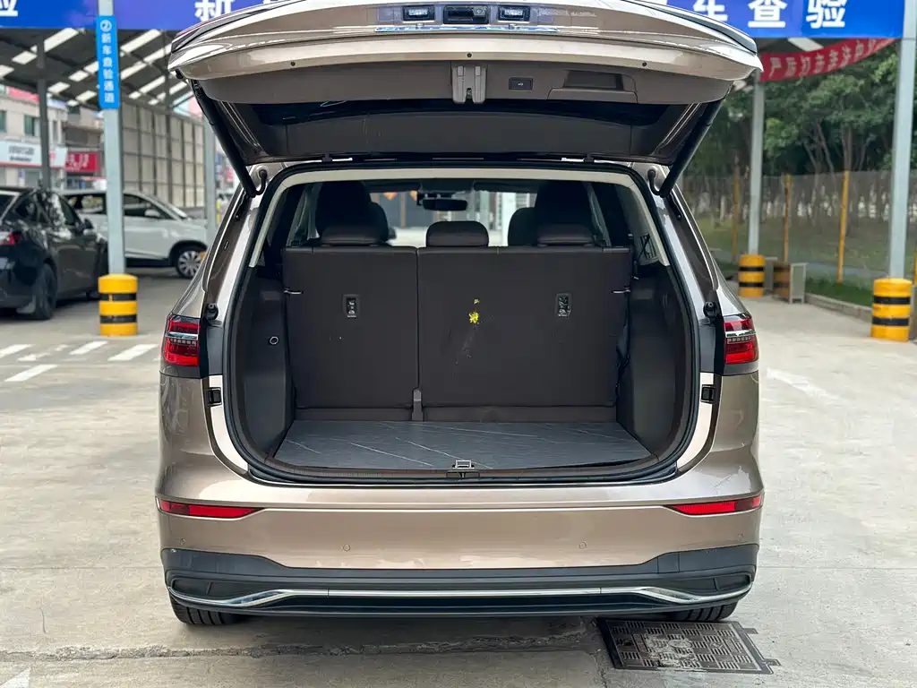 Volkswagen Viloran 2020 330TSI Luxury