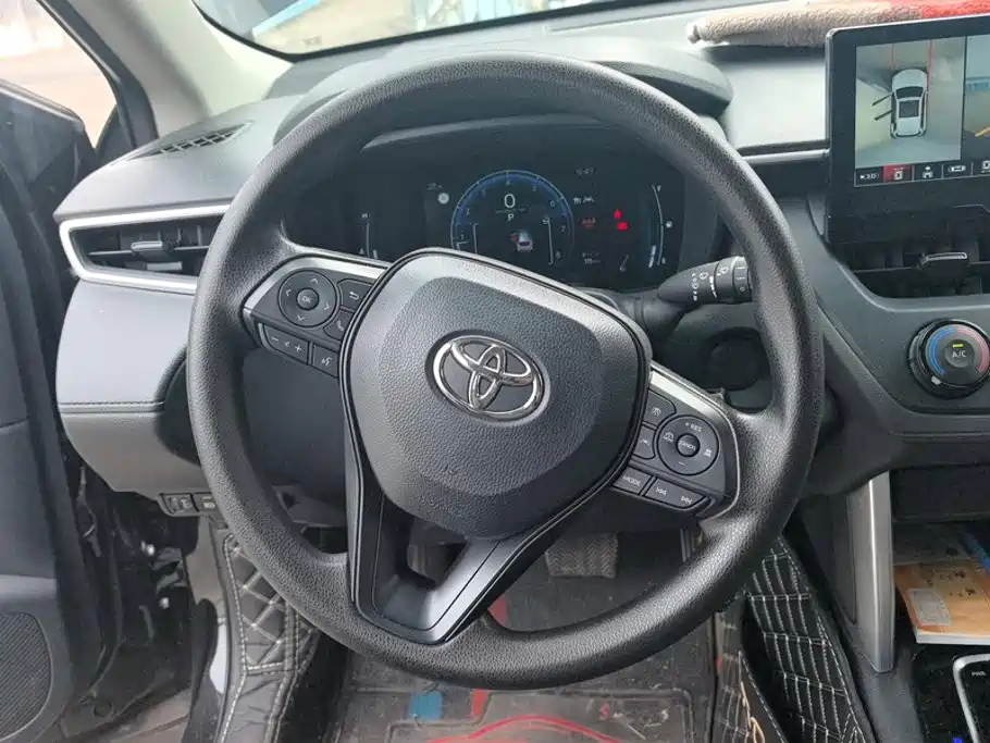 Toyota Corolla Cross — миниатюра 15