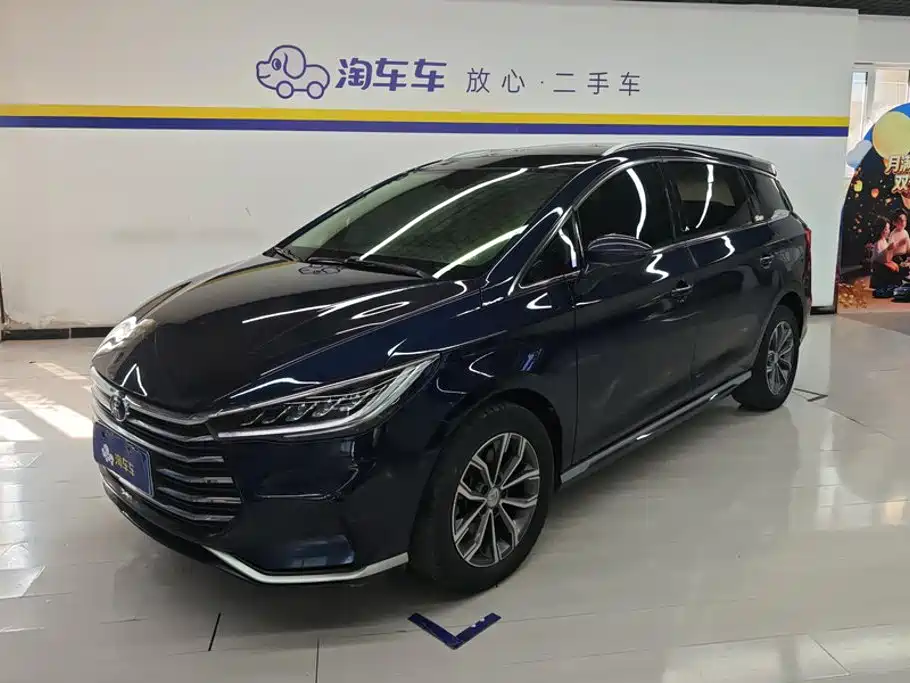 BYD MAX