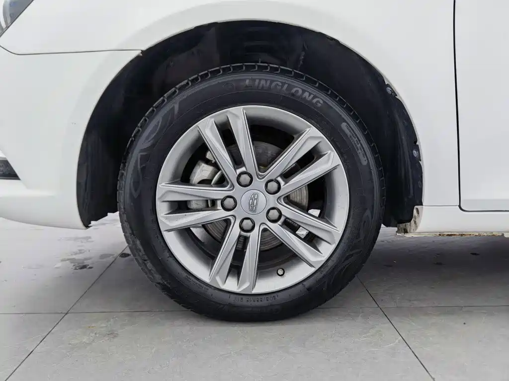 Geely Emgrand — миниатюра 17