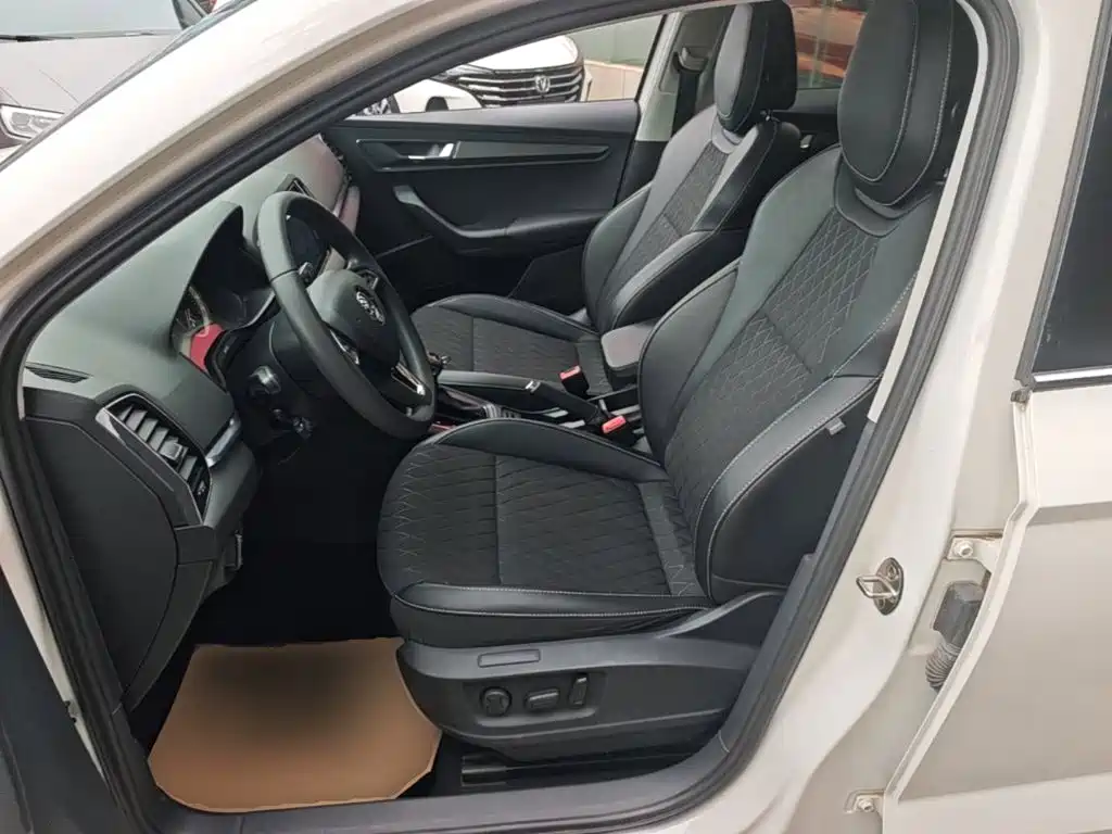 Skoda Karoq — миниатюра 15