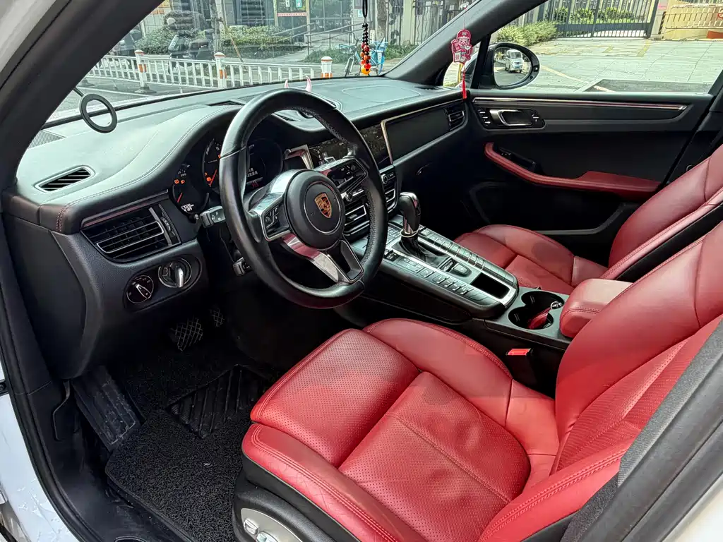 Porsche Macan — миниатюра 5