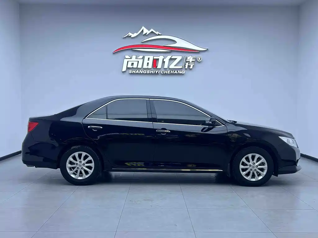 Toyota Camry 2012 2.0G Luxury