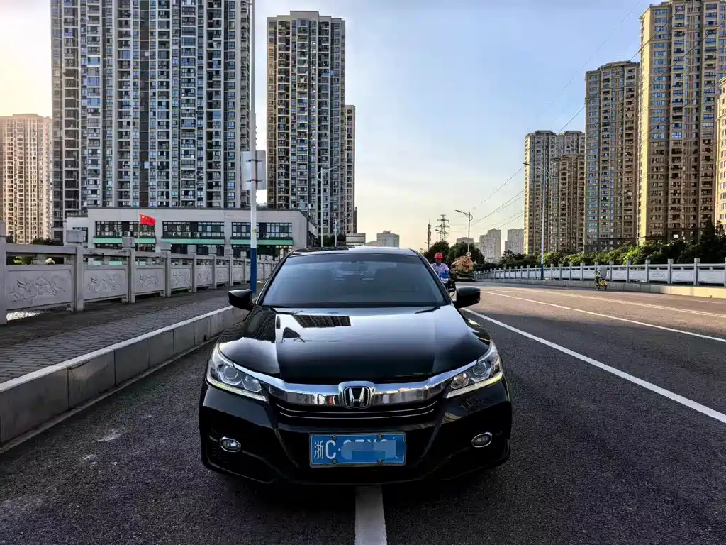 Honda Accord — миниатюра 2