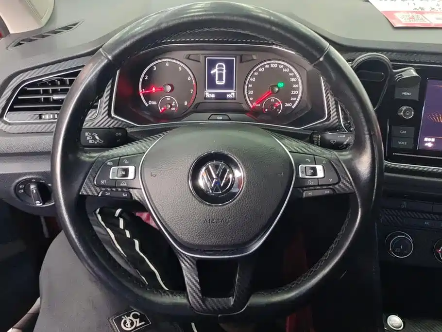 Volkswagen T-Roc — миниатюра 15