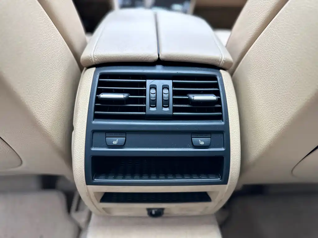 BMW 5 Series — миниатюра 18