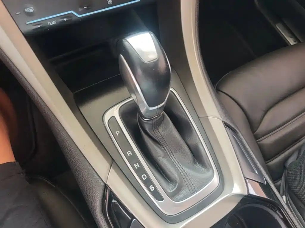 Ford Mondeo — миниатюра 14