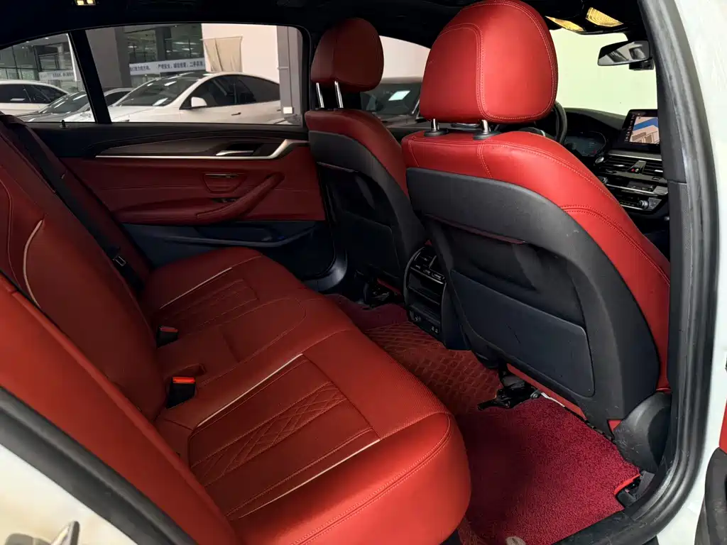 BMW 5 Series — миниатюра 15