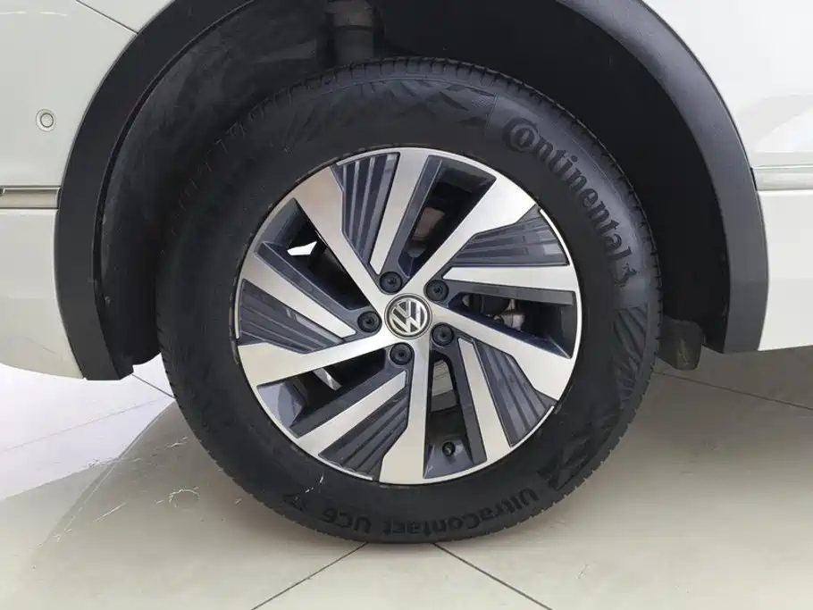Volkswagen Tiguan L PHEV — миниатюра 6
