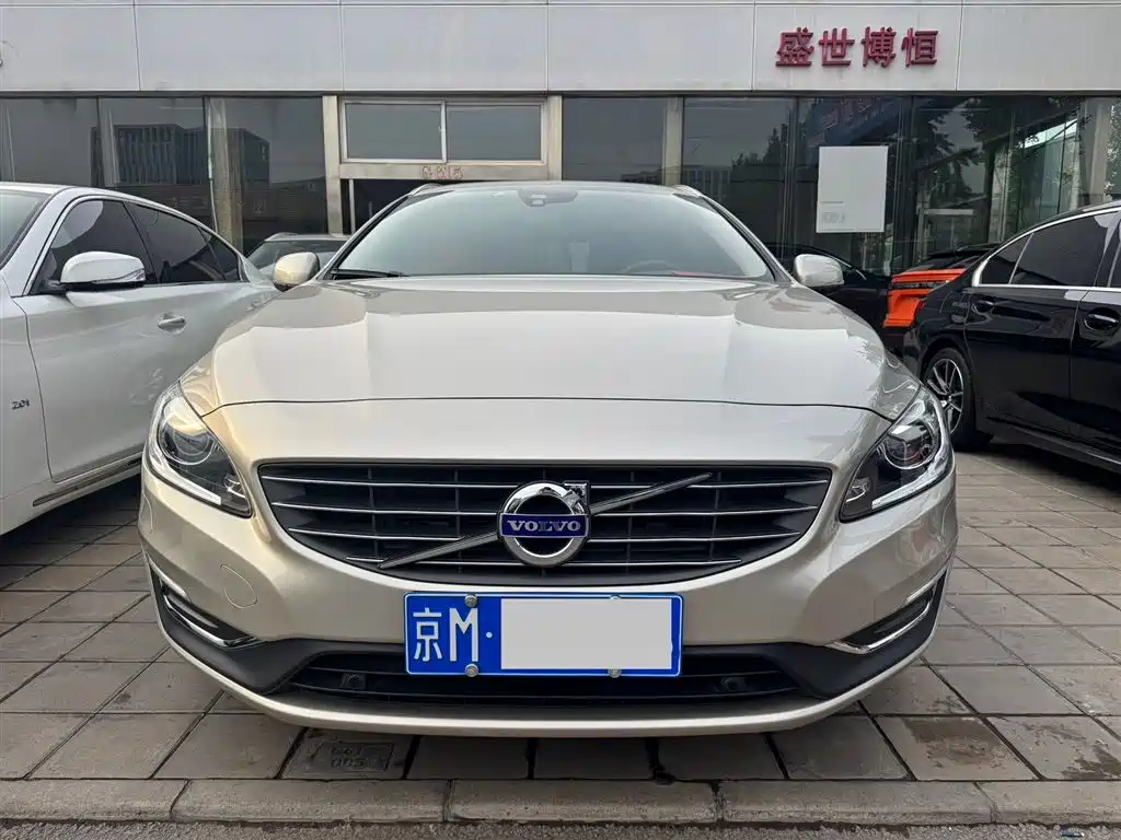 Купить Volvo V60