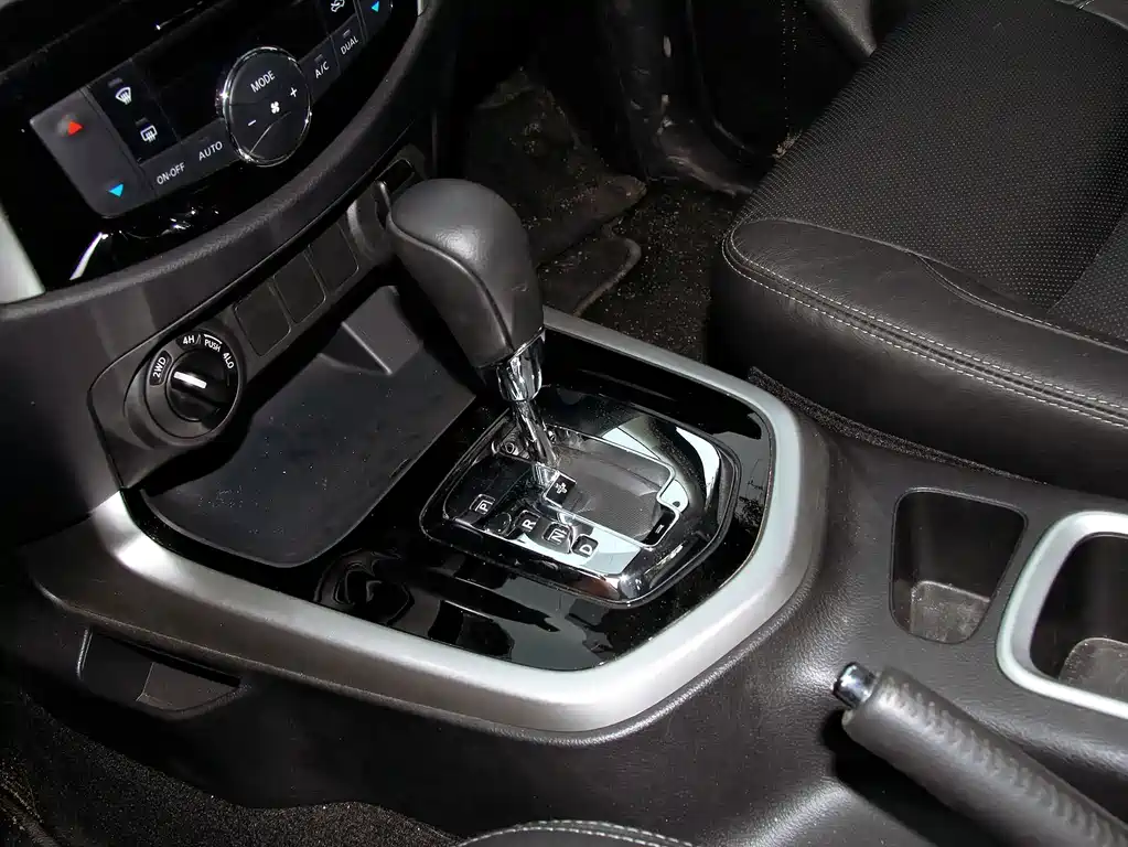 Nissan Navara — миниатюра 4