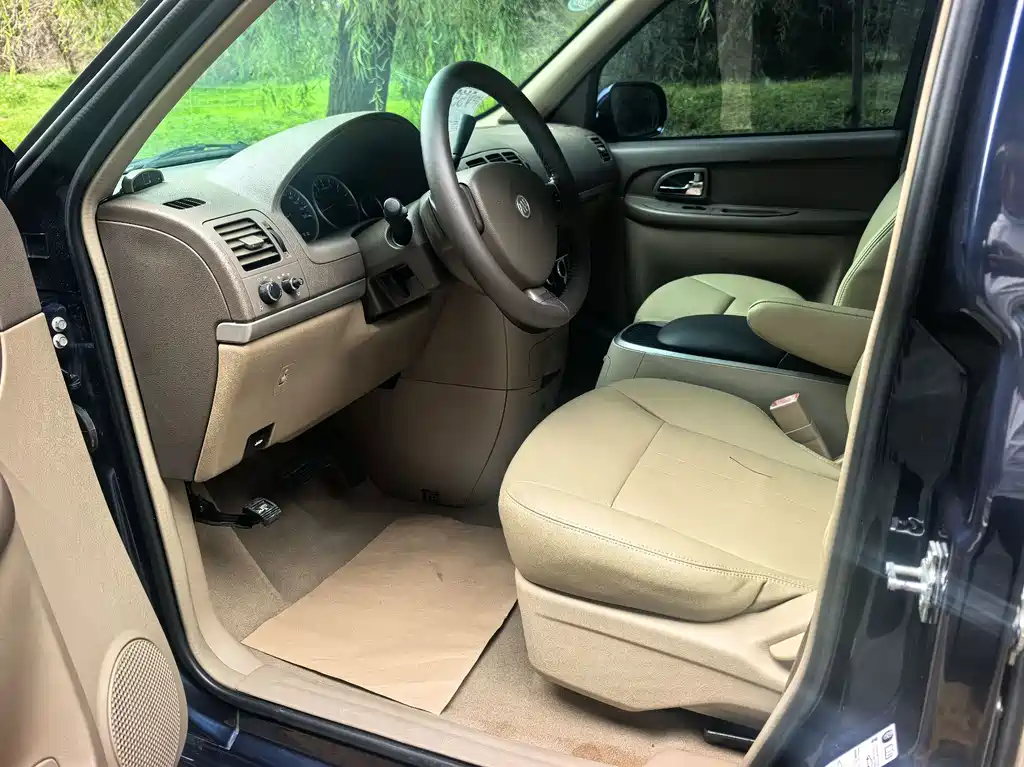 Buick GL8 — миниатюра 6