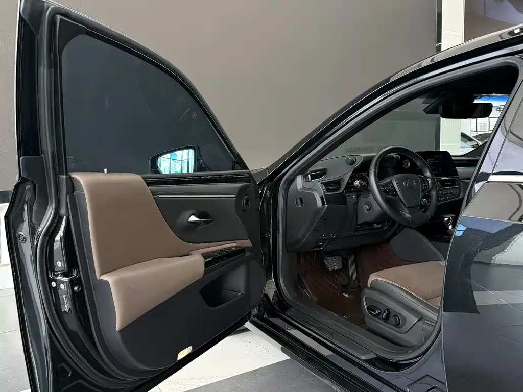 Lexus ES — миниатюра 7