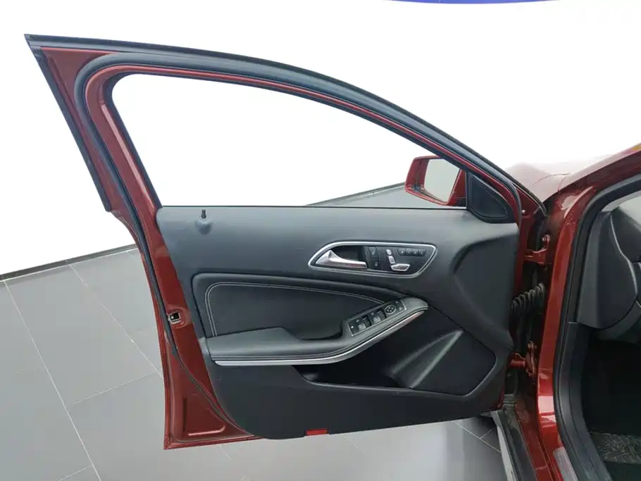 Mercedes-Benz GLA — миниатюра 7