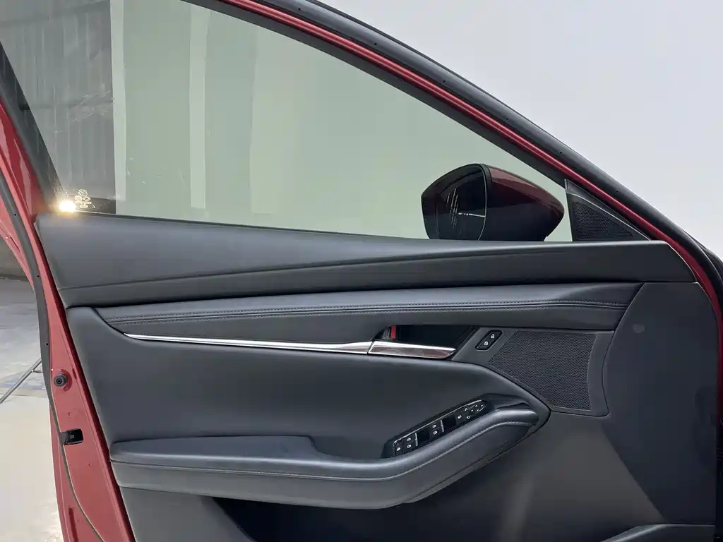 Mazda 3 Axela — миниатюра 17