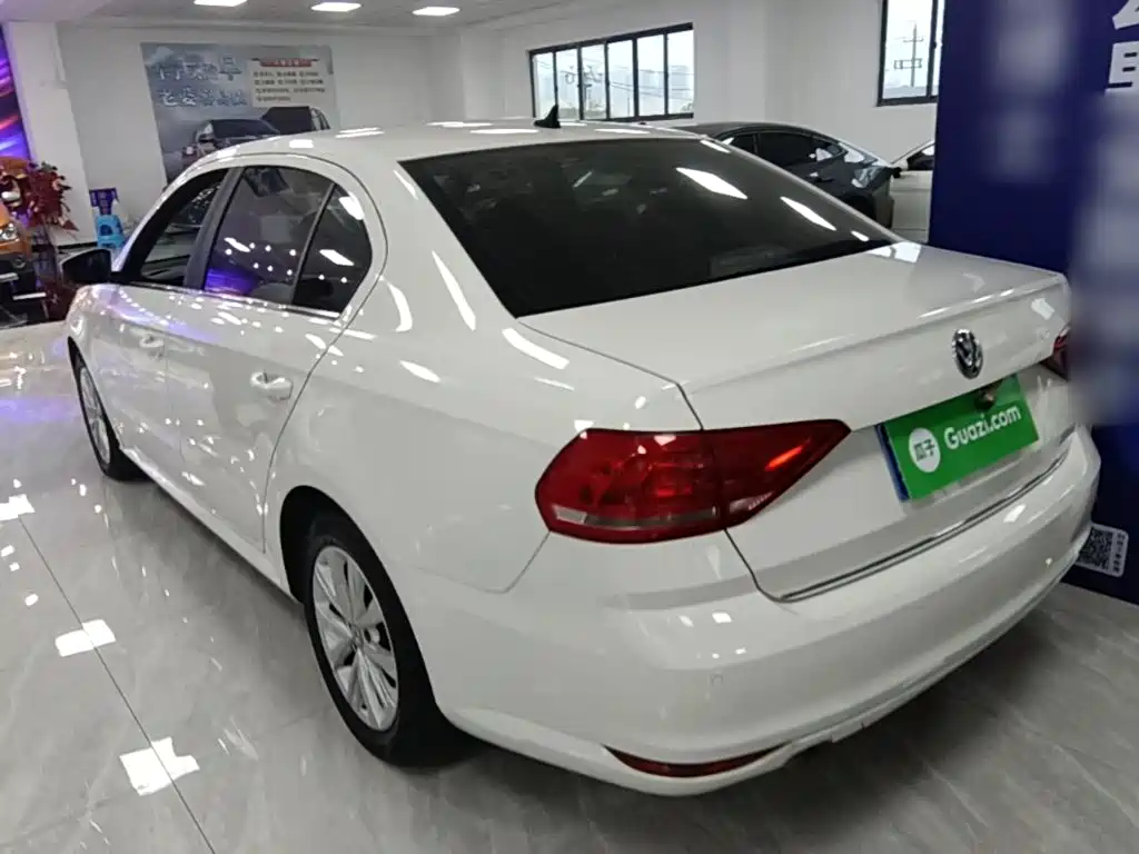 Volkswagen Lavida — миниатюра 5