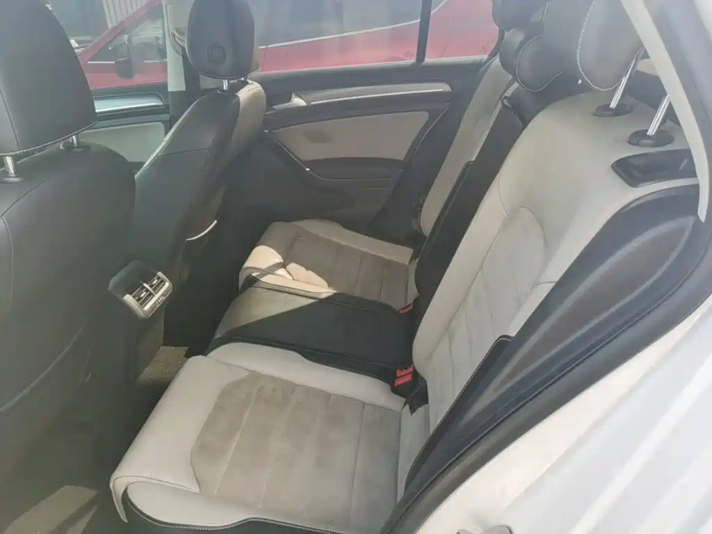Volkswagen Golf — миниатюра 17