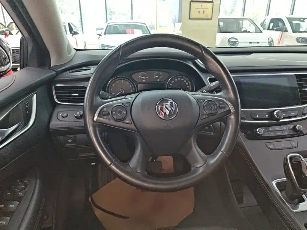 Buick LaCrosse — миниатюра 11