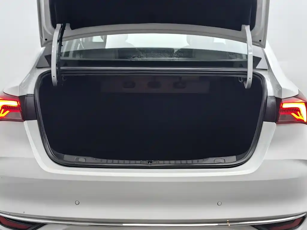 Buick Verano — миниатюра 16