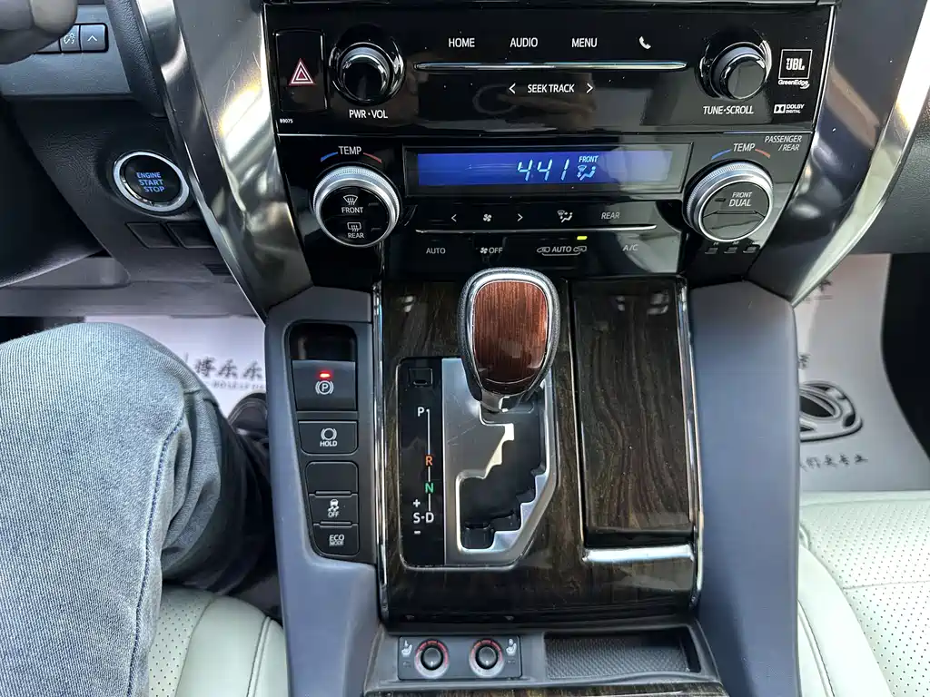 Toyota Alphard 2018 3.5L Luxury
