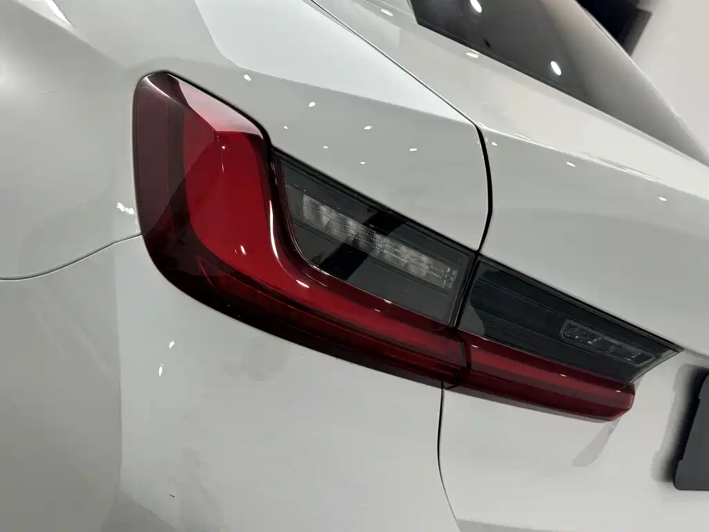 BMW 3 Series — миниатюра 21