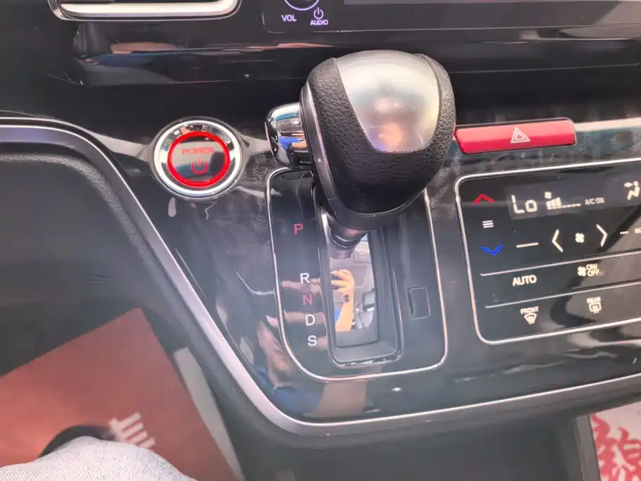 Honda Elysion — миниатюра 16