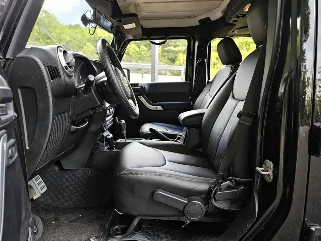 Jeep Wrangler — миниатюра 6