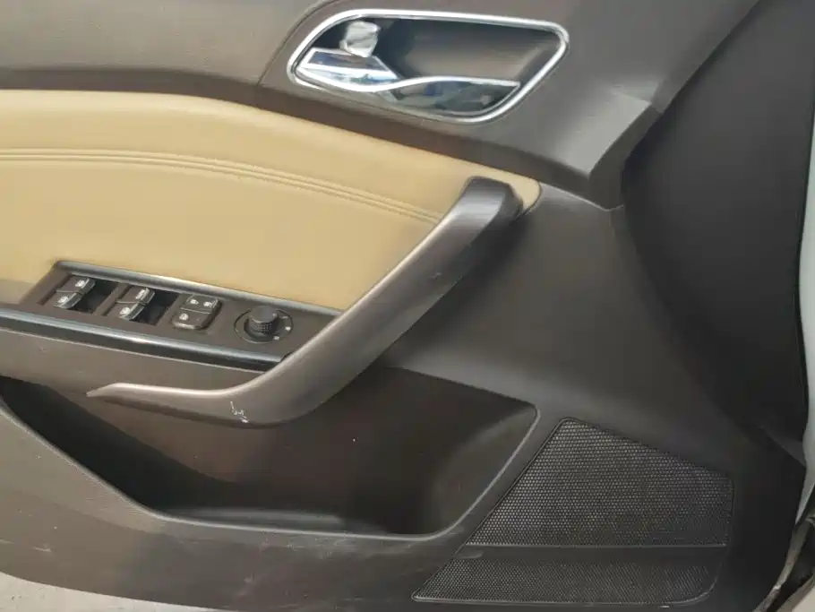 Baojun 310W — миниатюра 7