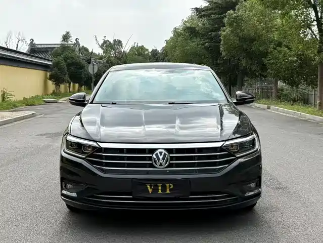 VOLKSWAGEN SAGITAR 2020