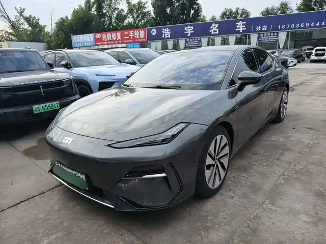 2025 Geely Galaxy E8