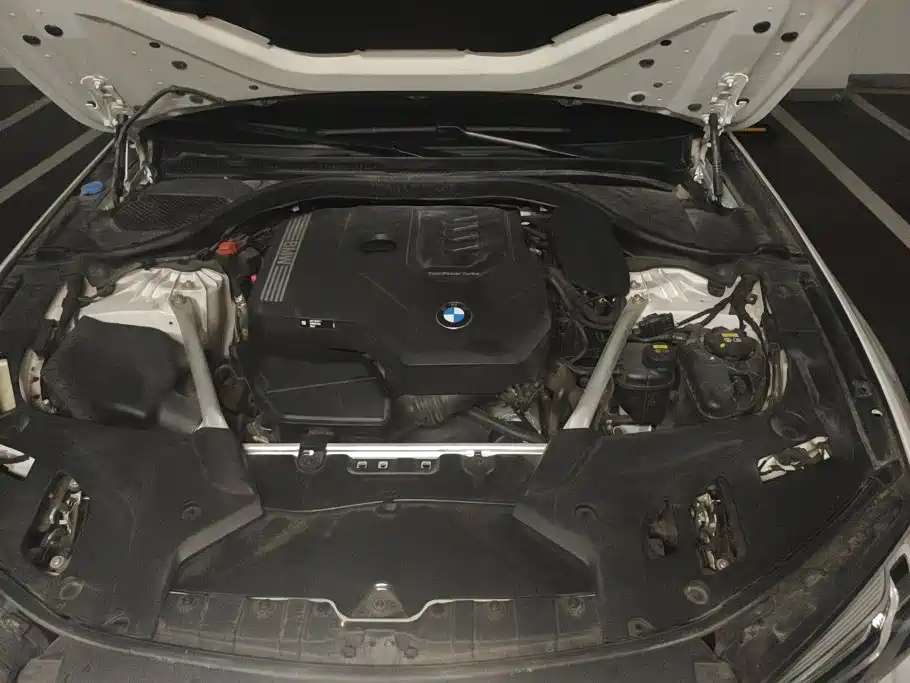 BMW 5 Series — миниатюра 10