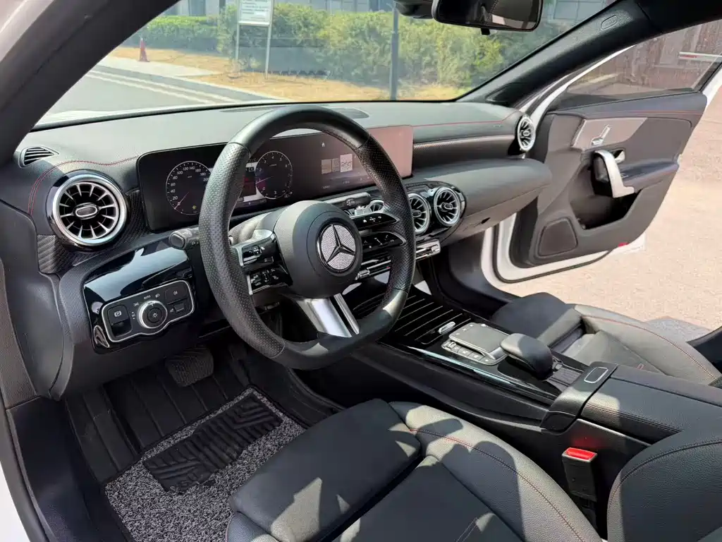 Mercedes-Benz A-Class — миниатюра 6