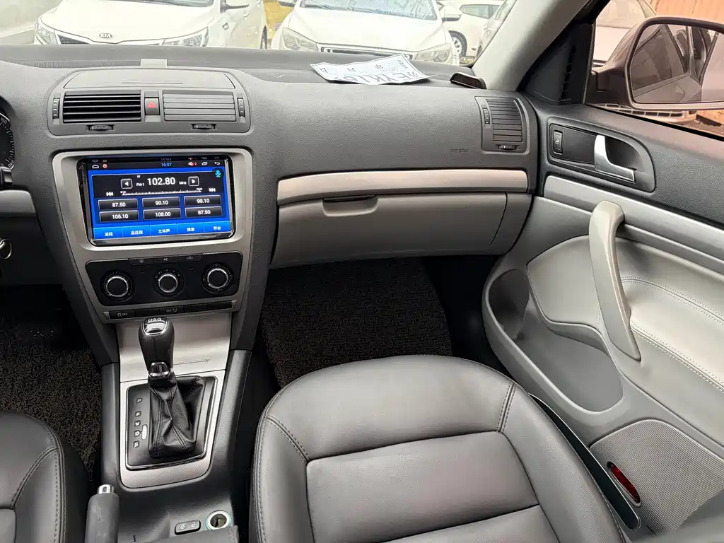 Skoda Octavia — миниатюра 12